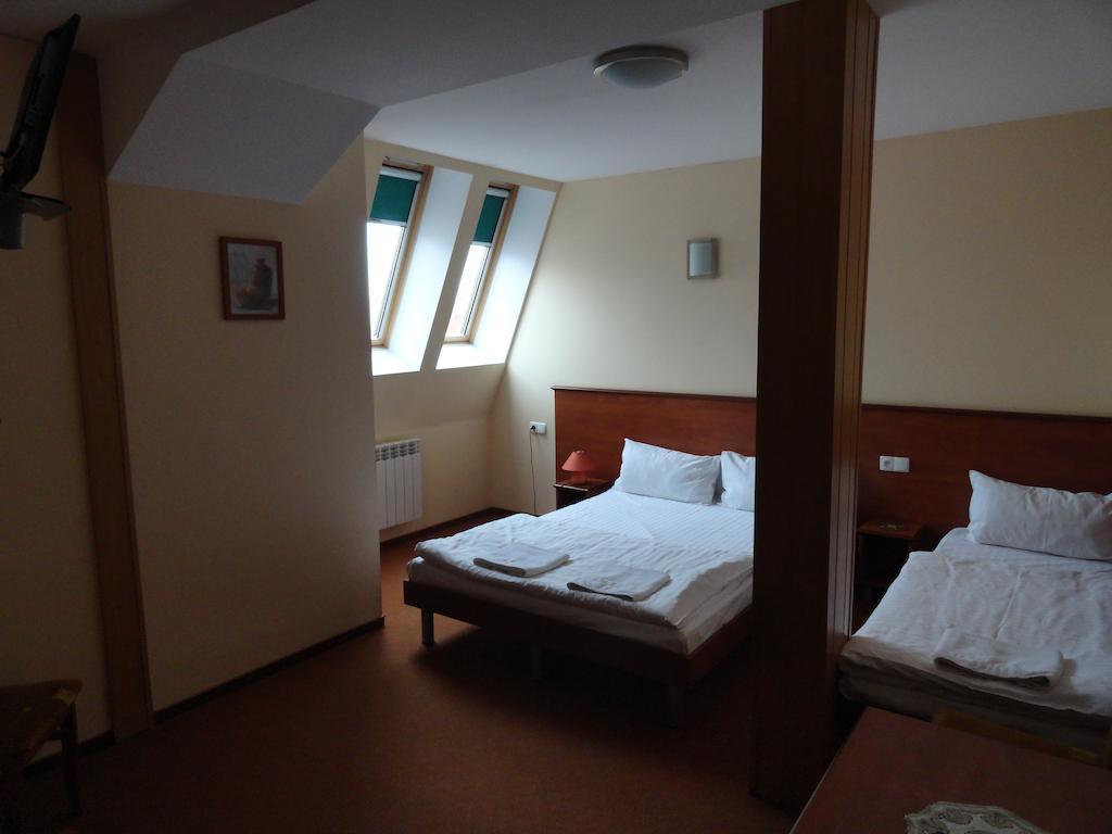 Hotel Wielkopolanka Schroda Zimmer foto
